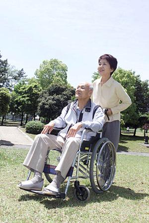 港北区の皮膚科でハイフの施術を行います